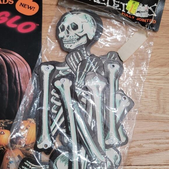 Vintage 80s Halloween Bundle Arkin 22-inch JOINTED SKELETONS Carve N Glo - Picture 3 of 11